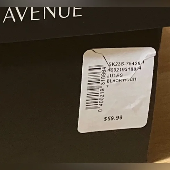 SAKS FIFTH AVENUE Black Pleated Leather
Wedge Sandals - Size 7 - Picture 4 of 4